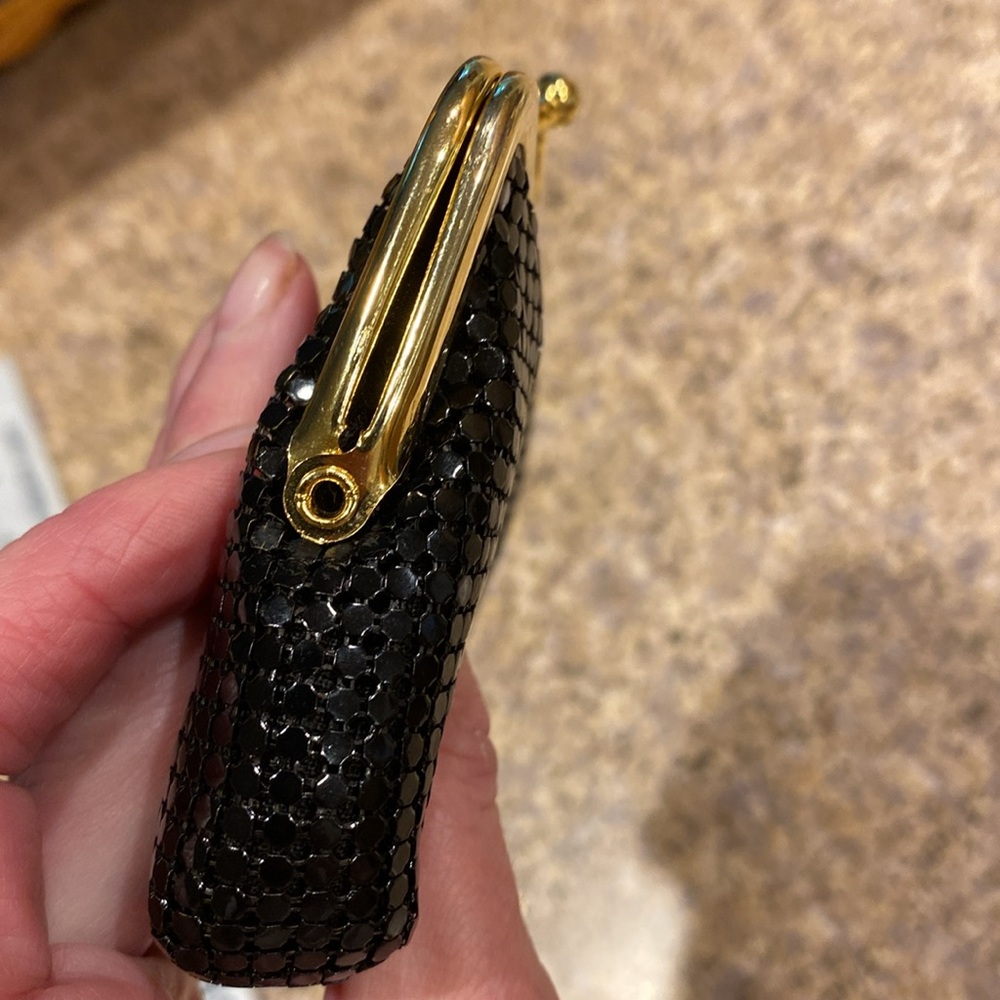 Dressy Fancy Coin Purse Bag With Kisslock Black and Gold Colored - Picture 17 of 17